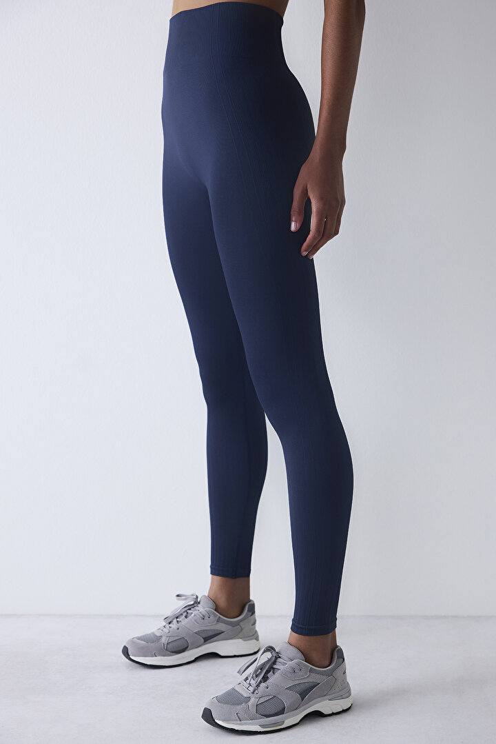 Seamless Line Detail Legging - 1