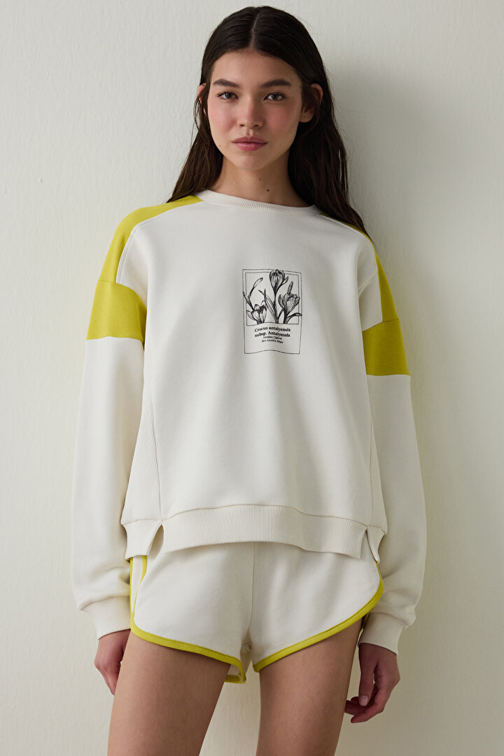 Light Beige Antalya Crocus Crew Neck Floral Printed Sweatshirt - Inspired by Flora - 2
