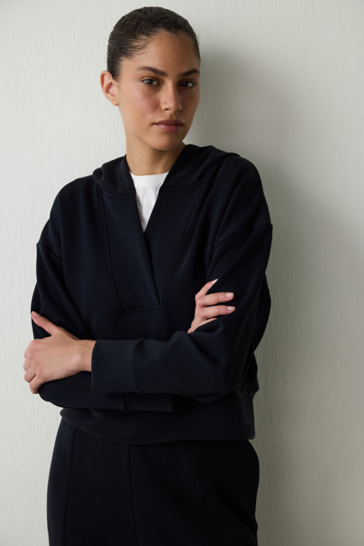 Siyah Kapüşonlu Modal Crop Sweatshirt - 1