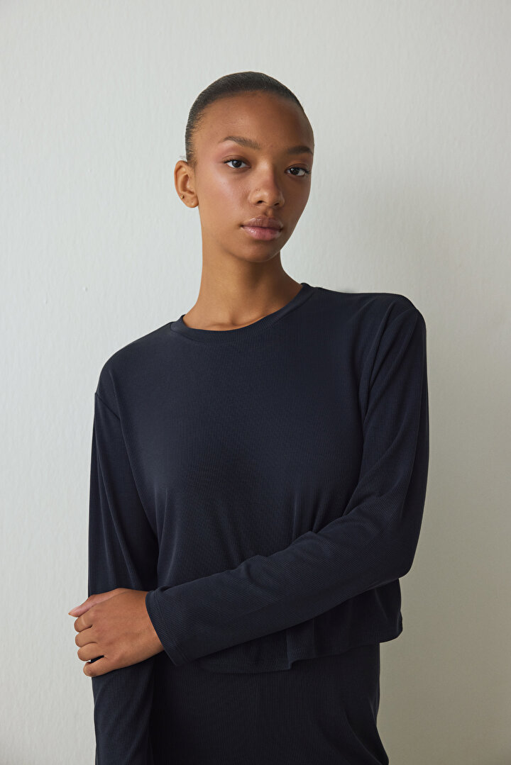 Siyah Bisiklet Yaka Uzun Kollu Fitilli Modal Bol Kesim Crop Üst - 2