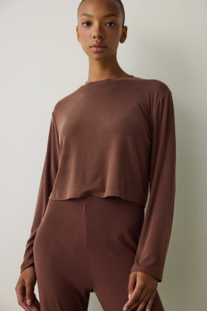 Cappuccino Ribbed Modal Loose Cut Crew Neck Crop Top - 1