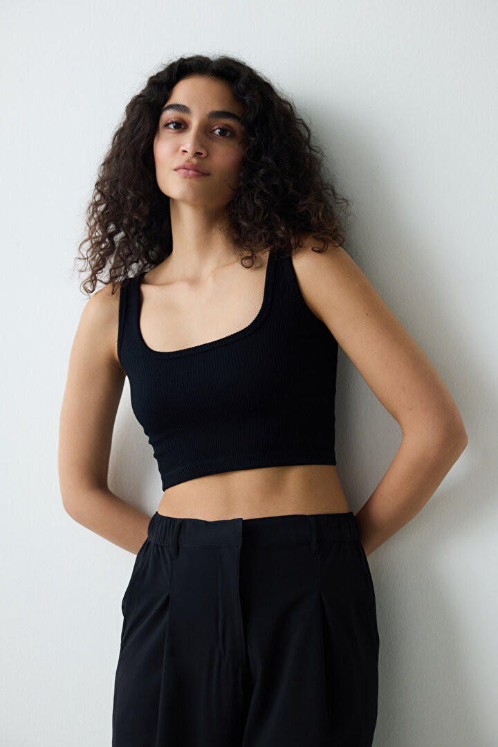 Seamless Square Neck Black Crop Top - 1