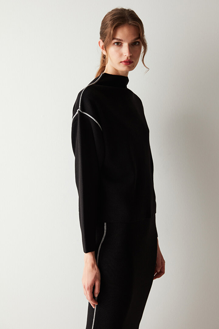 Şerit Detaylı Siyah Sweater - 2