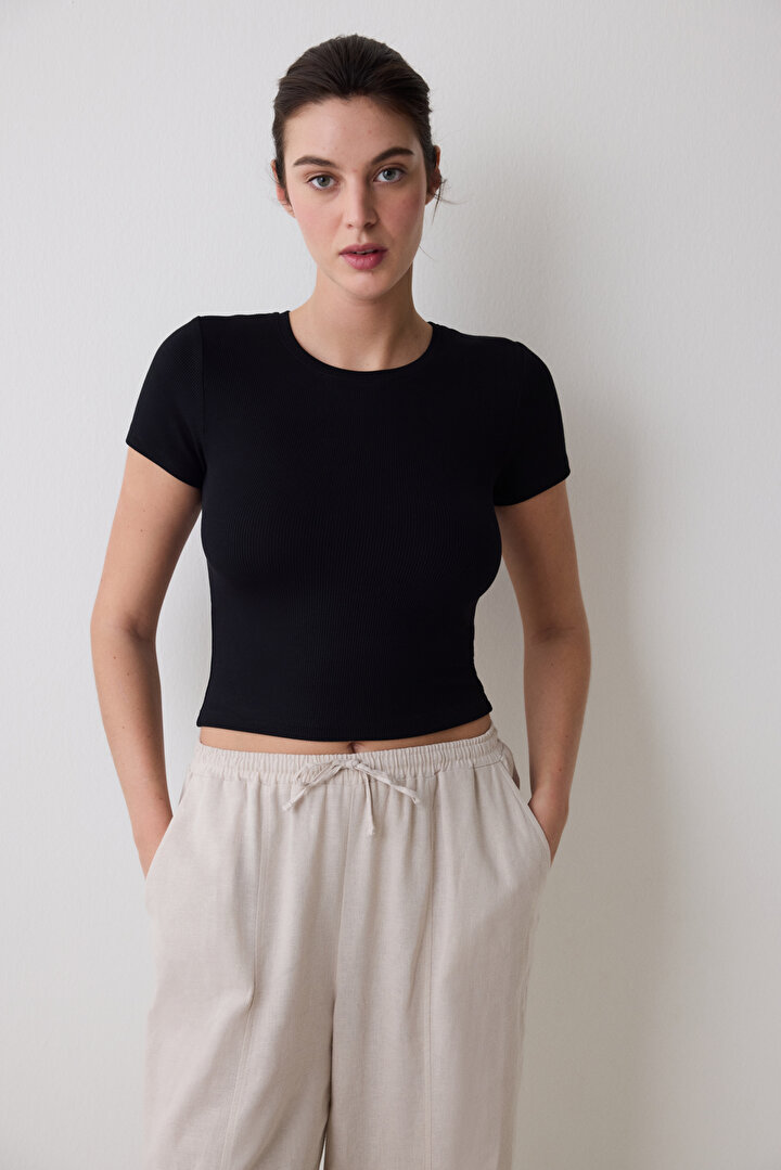 Crew Neck Basic Black Tshirt - 2