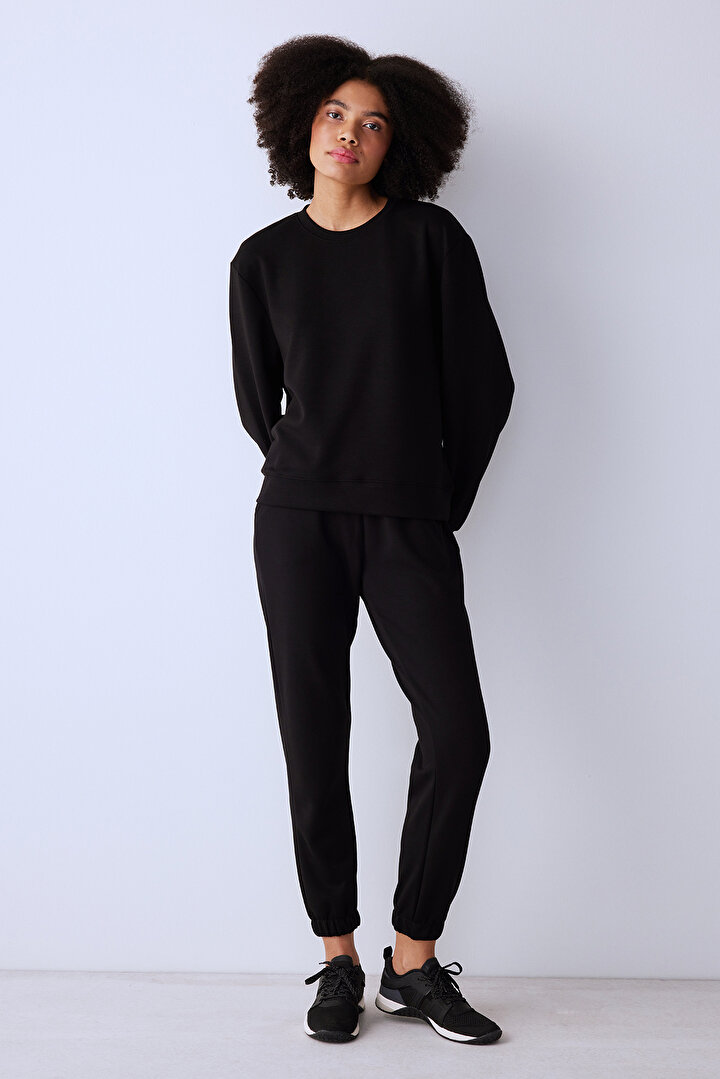 Silky Feel Black Jogger - 2