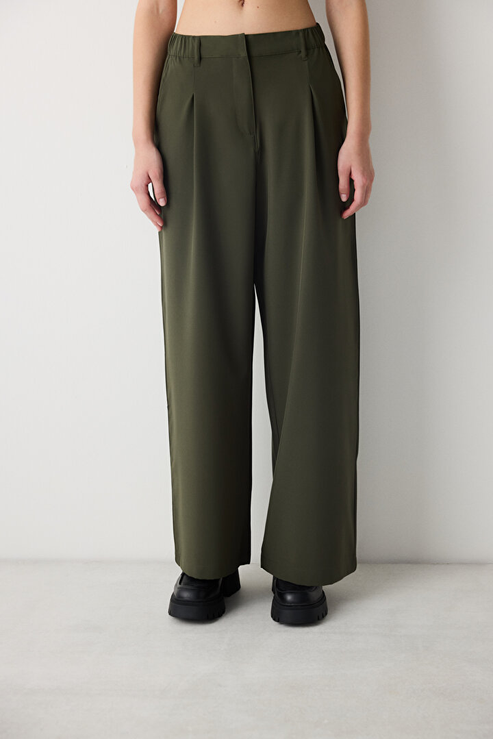 Loose Fit Khaki Pants - 1