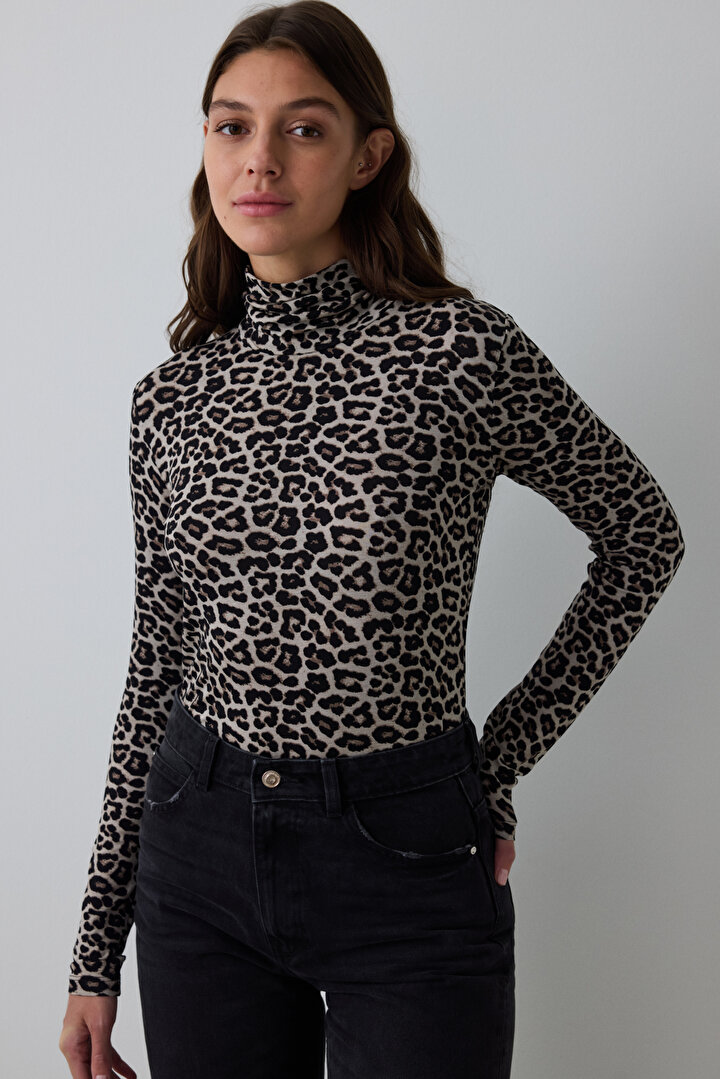 Leopar Desenli Yarım Balıkçı Yaka Slim Fit Uzun Kollu Üst - 2