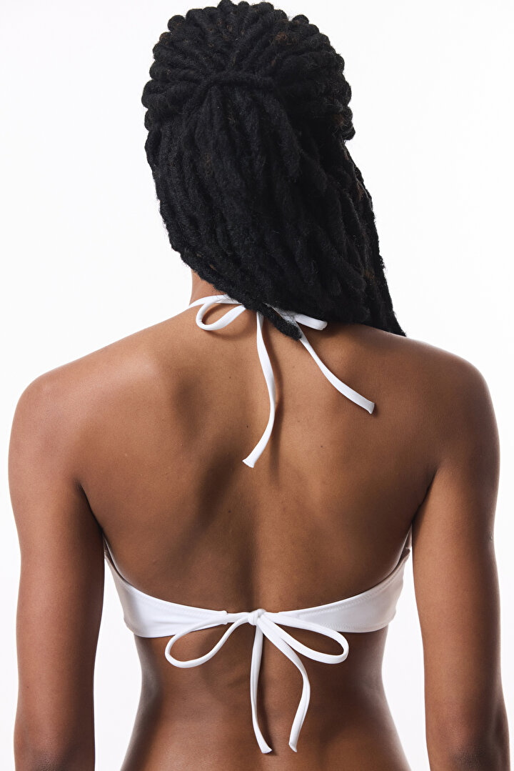 Beyaz Reverse V Kesim Çıkarılabilir Kaplı Bikini Üstü - 2