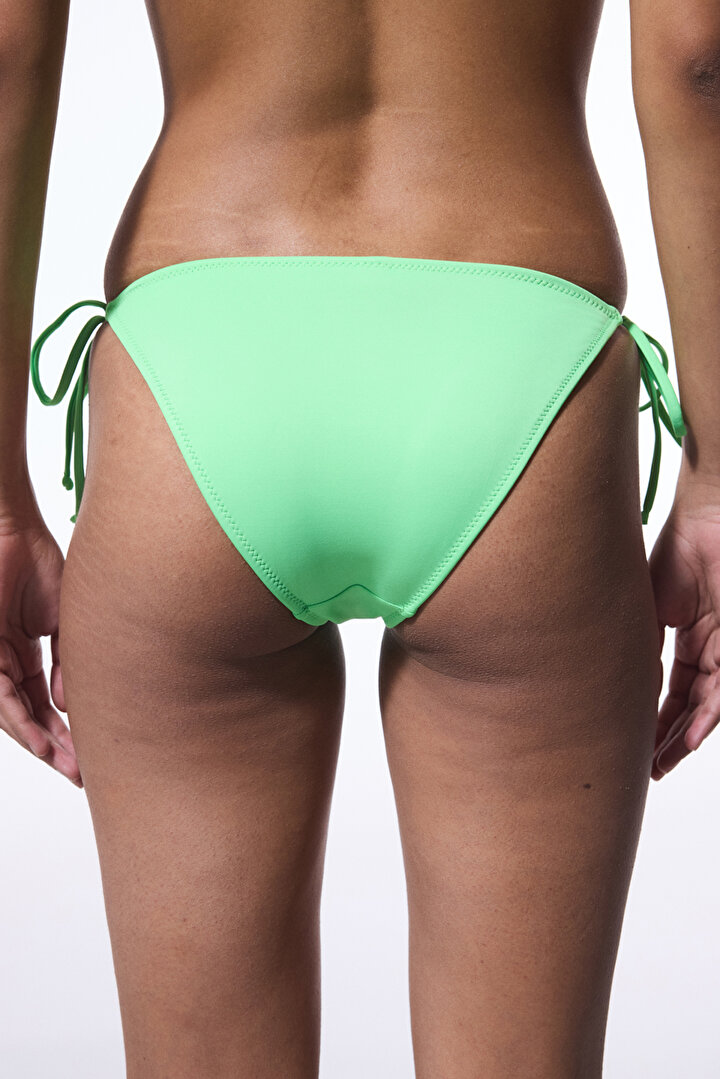 Yeşil Bikini Altı - 2
