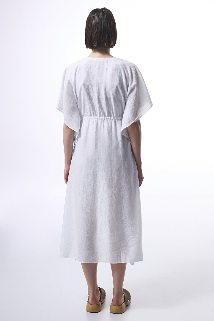 Beyaz Çiçekli Bağlama Detaylı  Kimono - 2