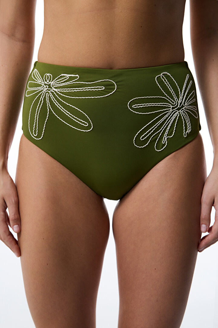 Kır Yeşili Nakışlı Bikini Altı - 1