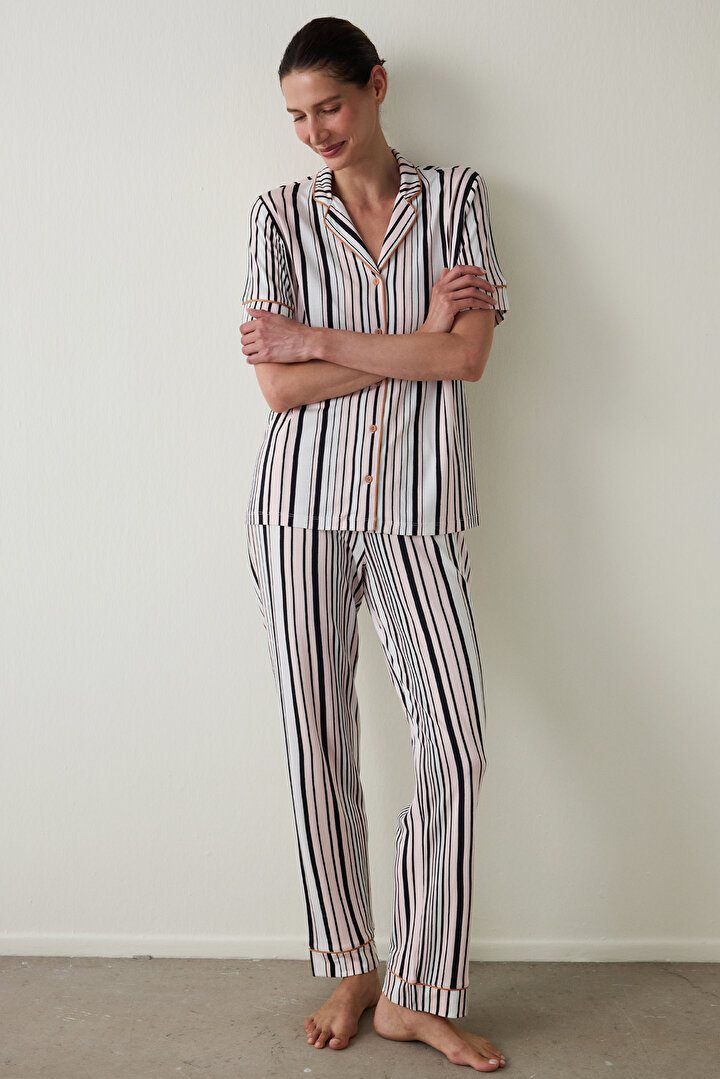 Collagen Anti Aging Çizgili Gömlek Yaka Kısa Kollu Pijama Takımı - 1