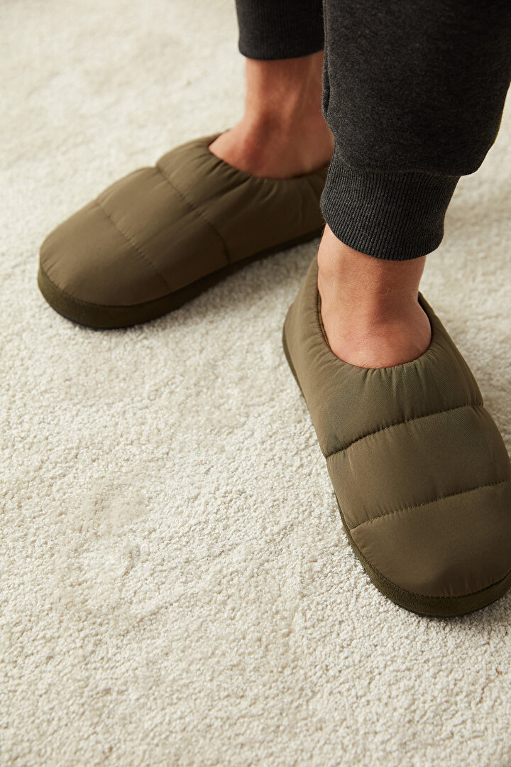 Man Puffy Green Boots - 1