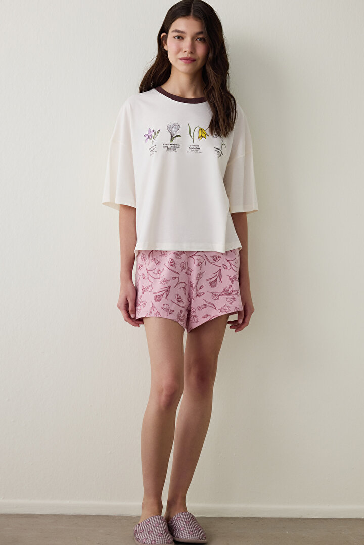 Ekru Bozkır Lalesi Çiçek Baskılı Pamuklu  Bisiklet Yaka Kısa Kollu Şortlu Pijama Takımı - Inspired by Flora - 1