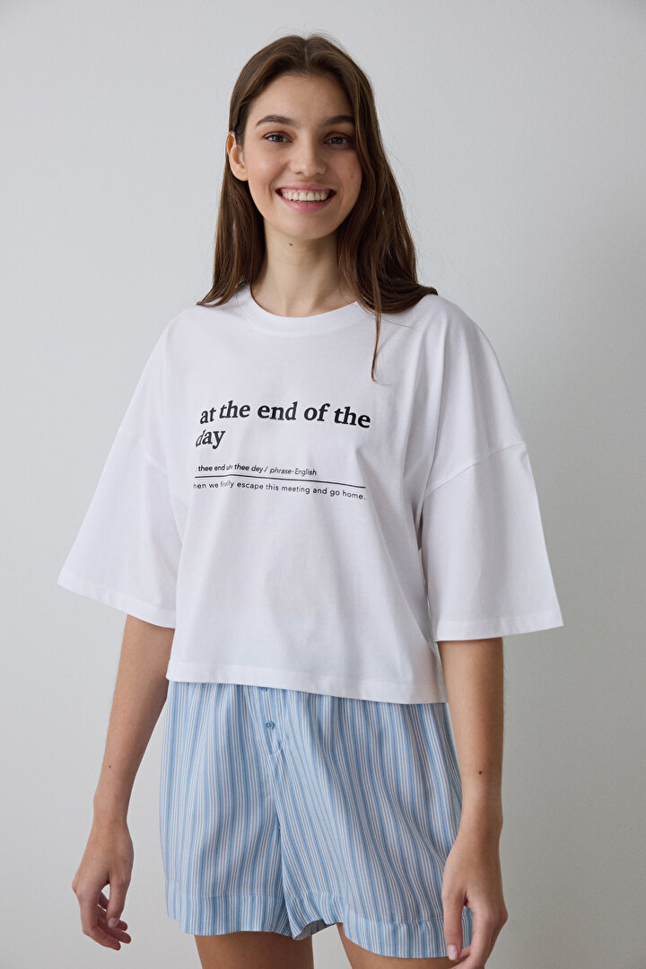 Optik Beyaz Lilah Bisiklet Yaka Slogan Baskılı Crop Pijama Üstü - 1