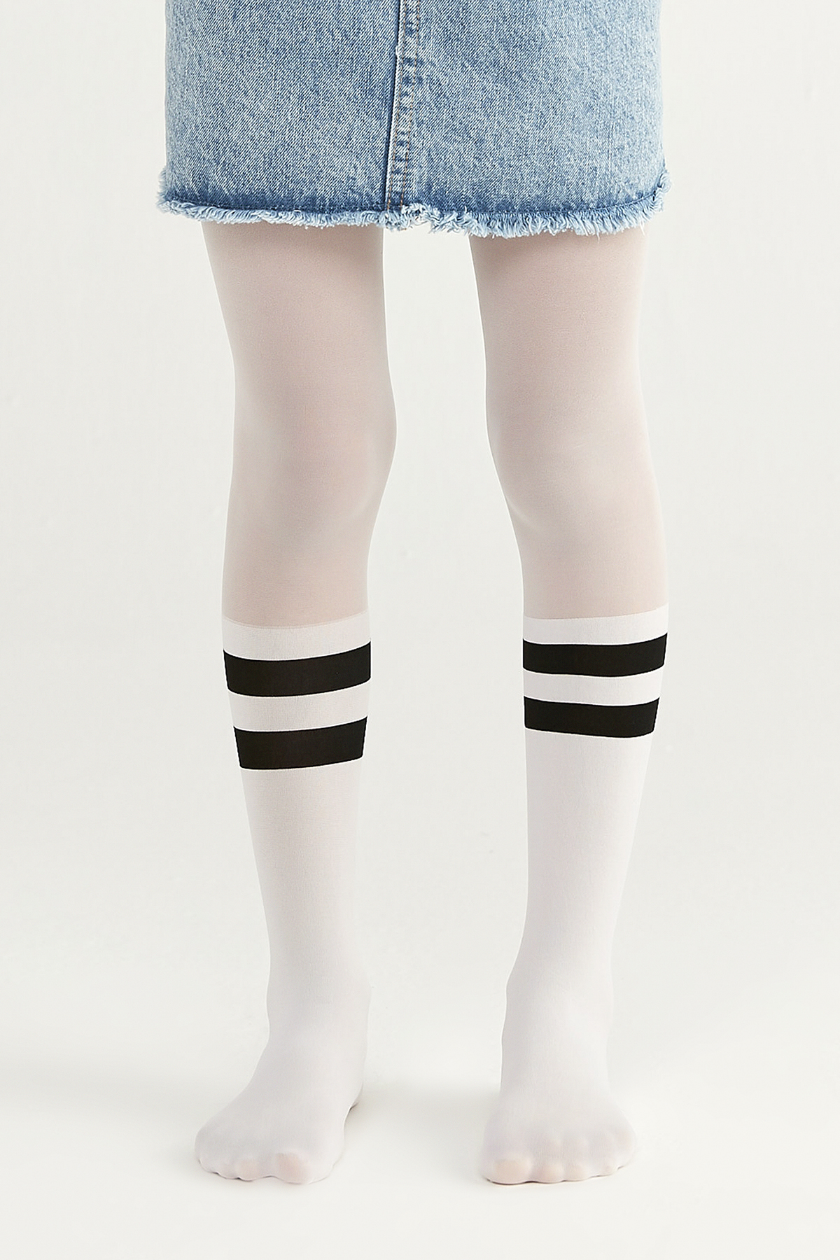 Penti Beyaz Kız Çocuk Siyah Çizgili Külotlu Çorap. 1