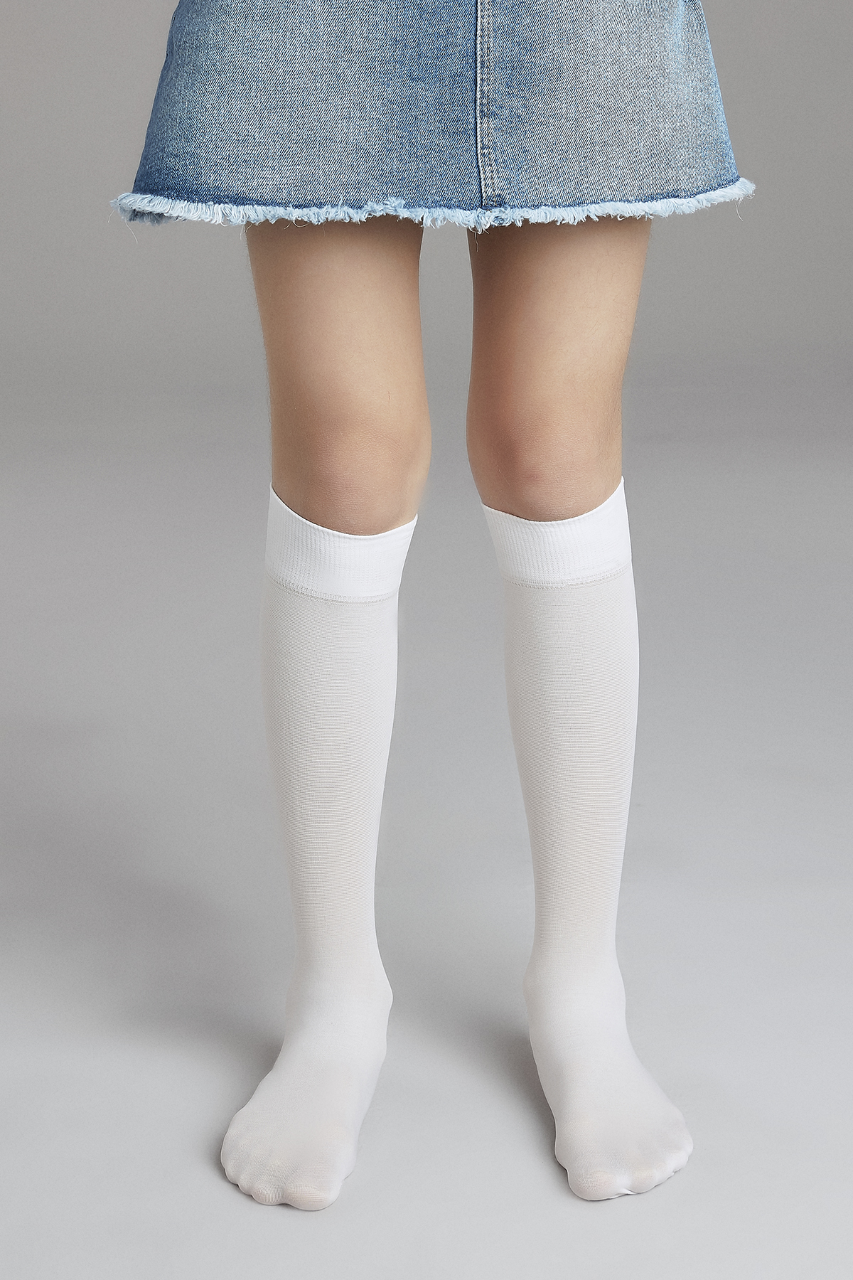 Penti Beyaz Kız Çocuklu Mikro 40 Pantolon Çorabı. 1